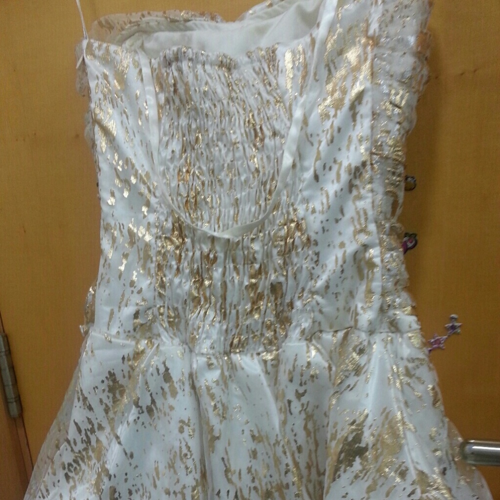 Prom dress - Picture 3 of 8